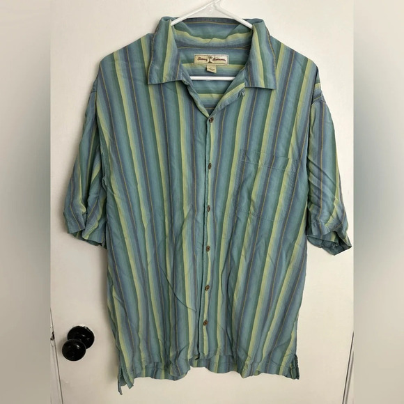 Tommy Bahama Silk Dress Shirt Men’s button up short sleeve Size L #1431 - Picture 1 of 6